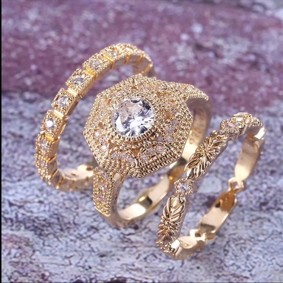 New Luxury Engagement Ring Set Yellow Gold Ring - Picture 3 of 6
